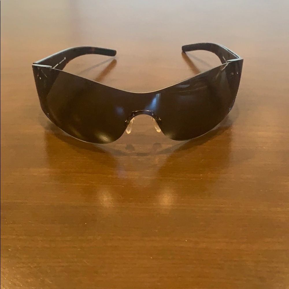 Pair of Dolce & Gabanna Signature shades - Picture 1 of 3